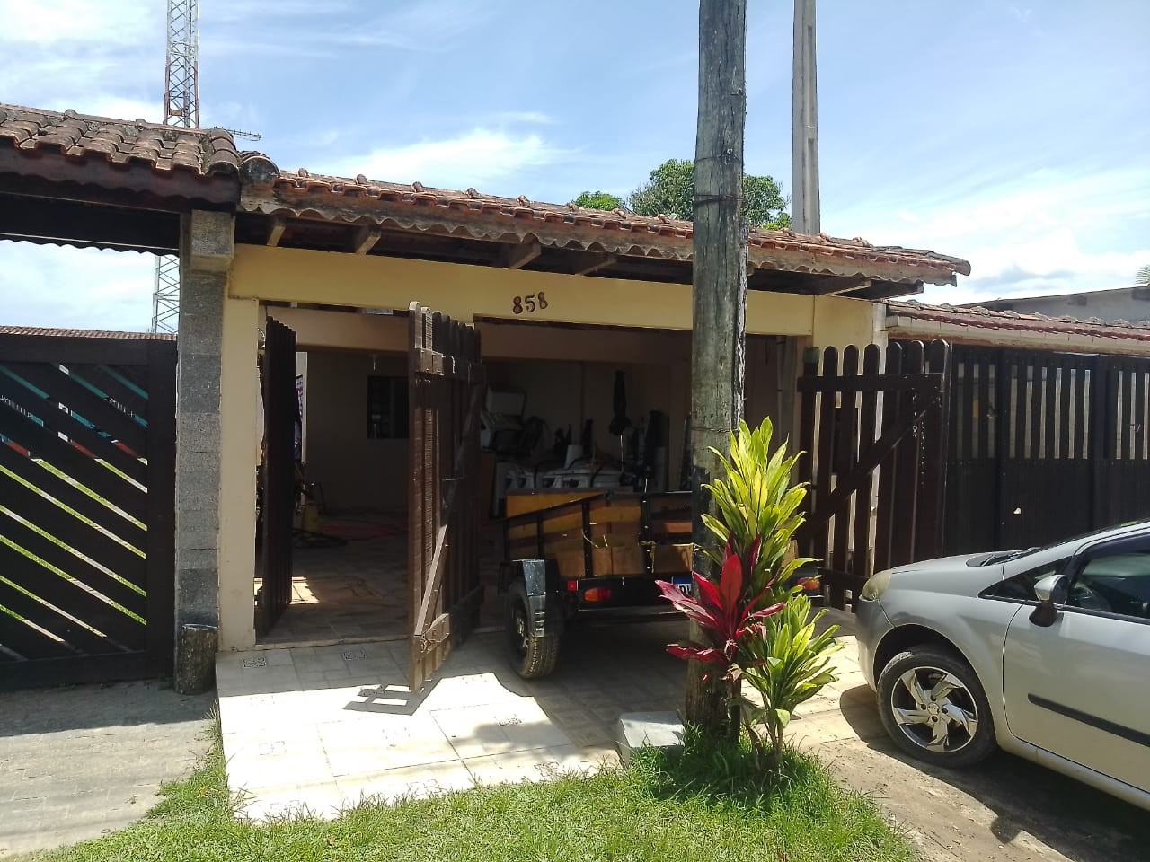 Casa  Bertioga / Indaia