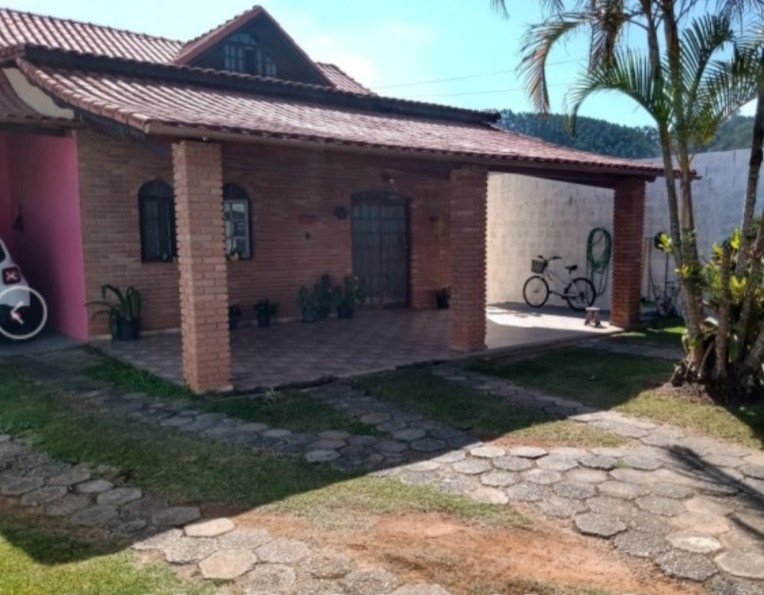 Sobrado Salesópolis / Totozinho
